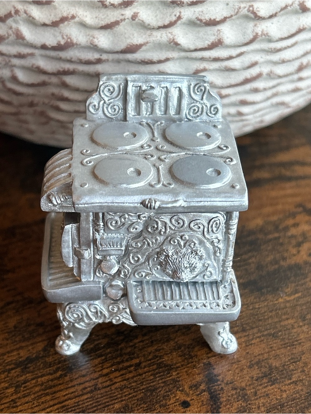 Vintage 1998 Enesco Miniature Dollhouse Kitchen Stove by Priscilla Hillman - Picture 2 of 6